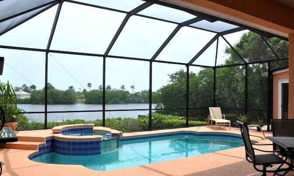 Vero Beach Apartment | 4 Bedroom 700679 by Houzlet