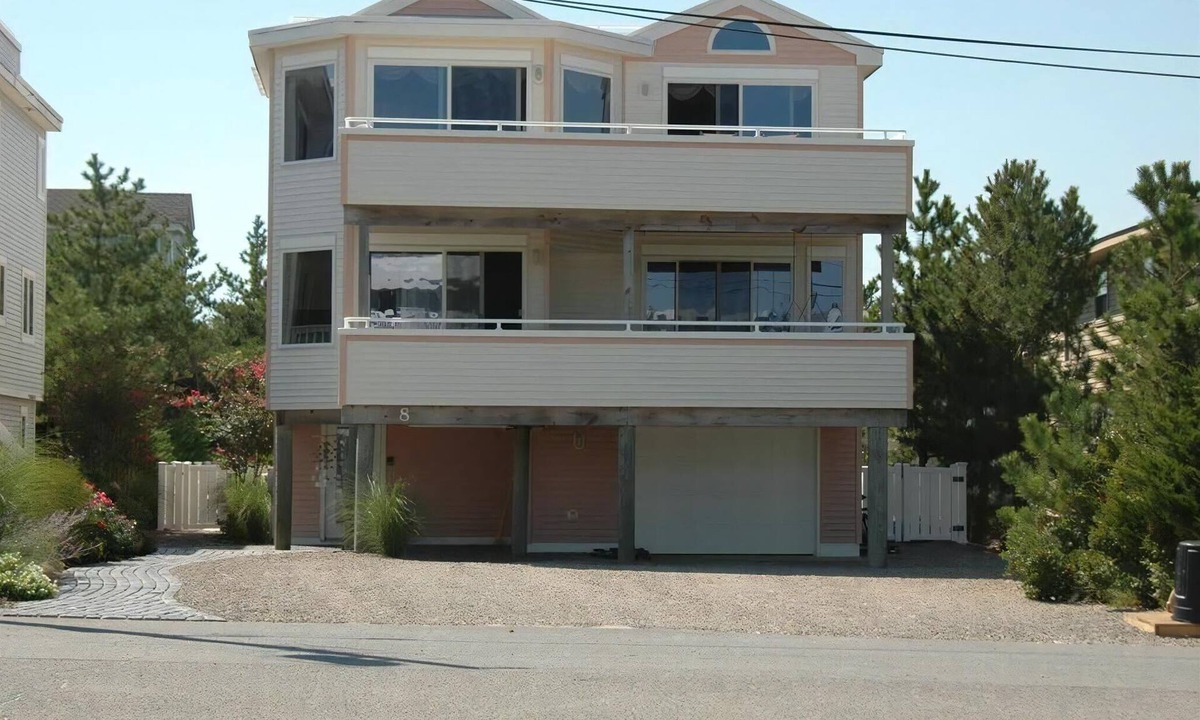 Harvey Cedars House | 4 bedroom accommodation in Harvey Cedars
