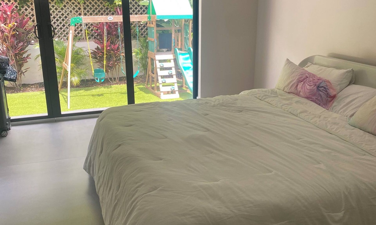 Morningside House | 4 bedroom house in the heart of Miami perfect for bigger groups and families!