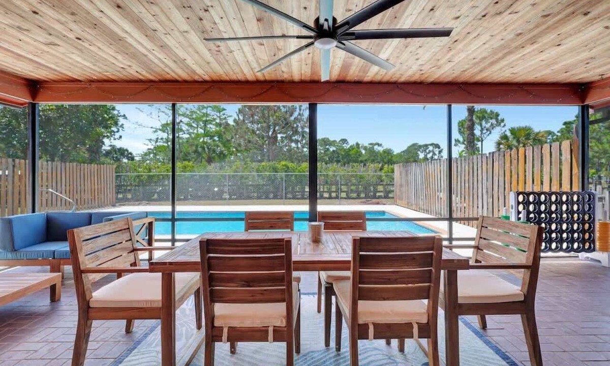 Lake Worth House | 4 BR Equestrian Pool Villa, Volleyball On 2 acres