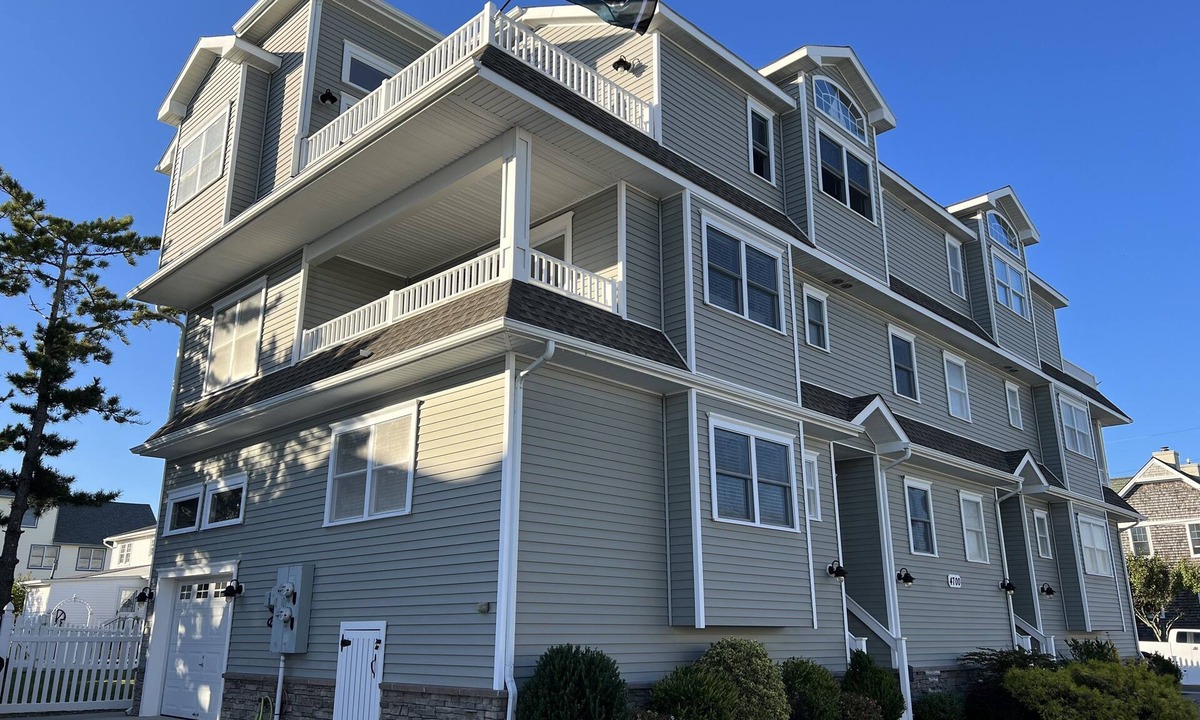 Sea Isle City House | 4700 Central Ave, South Unit: 6 BR, 4 BA Townhouse in Sea Isle City, Sleeps 16