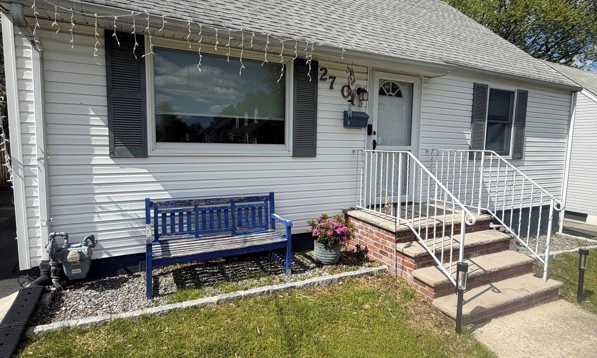 Fair Lawn House | 4BR Home Near MetLife - Sleeps 9 - Easy NYC Access