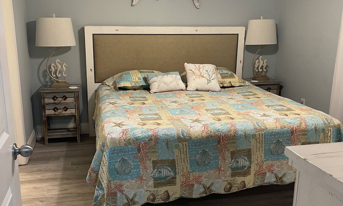 Panama City Beach Resort | 4th lvl Condo steps 2beach 2bedrooms 2bunk 2bath +queen sleeper +rollaway bed