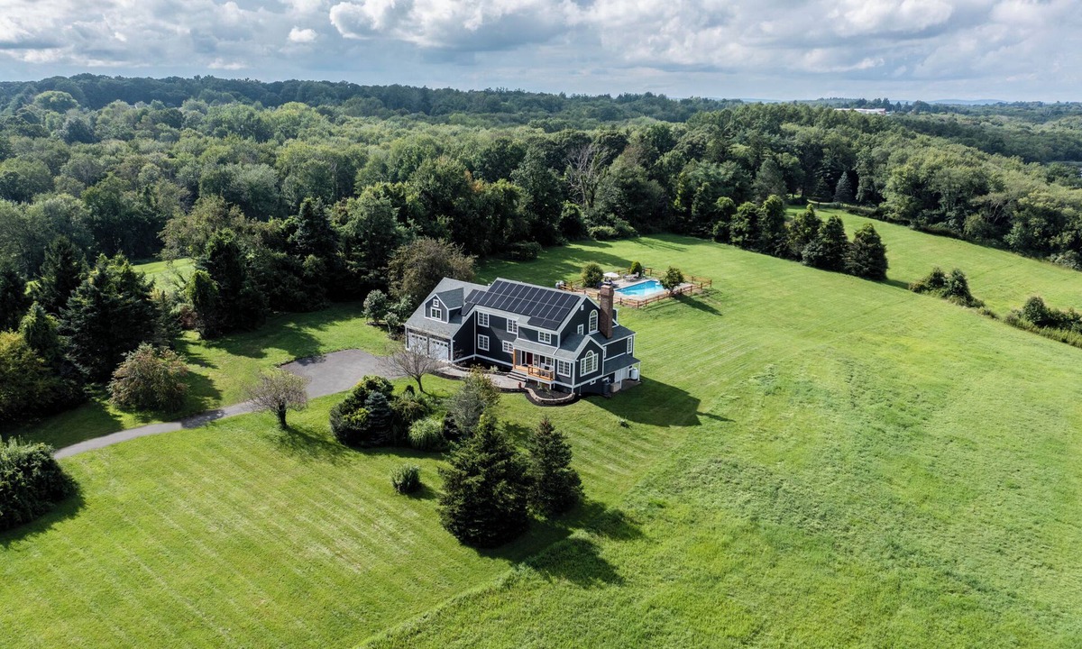 Bethlehem Village House | 5 bedroom, 14 acre private estate - complete privacy