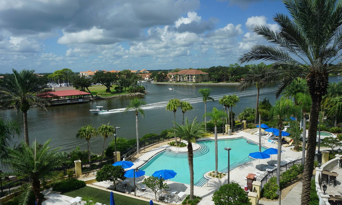 Palm Coast Condo | 5★ Resort-Style Retreat, Sunset Cruises, Boat/Jetski Rentals, Beach & Dolphins