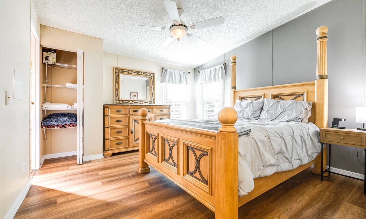 Lakeland House | 55+ Country Club Retreat | Golf Cart | 30-Night Minimum | Cypress Lakes Resort Living