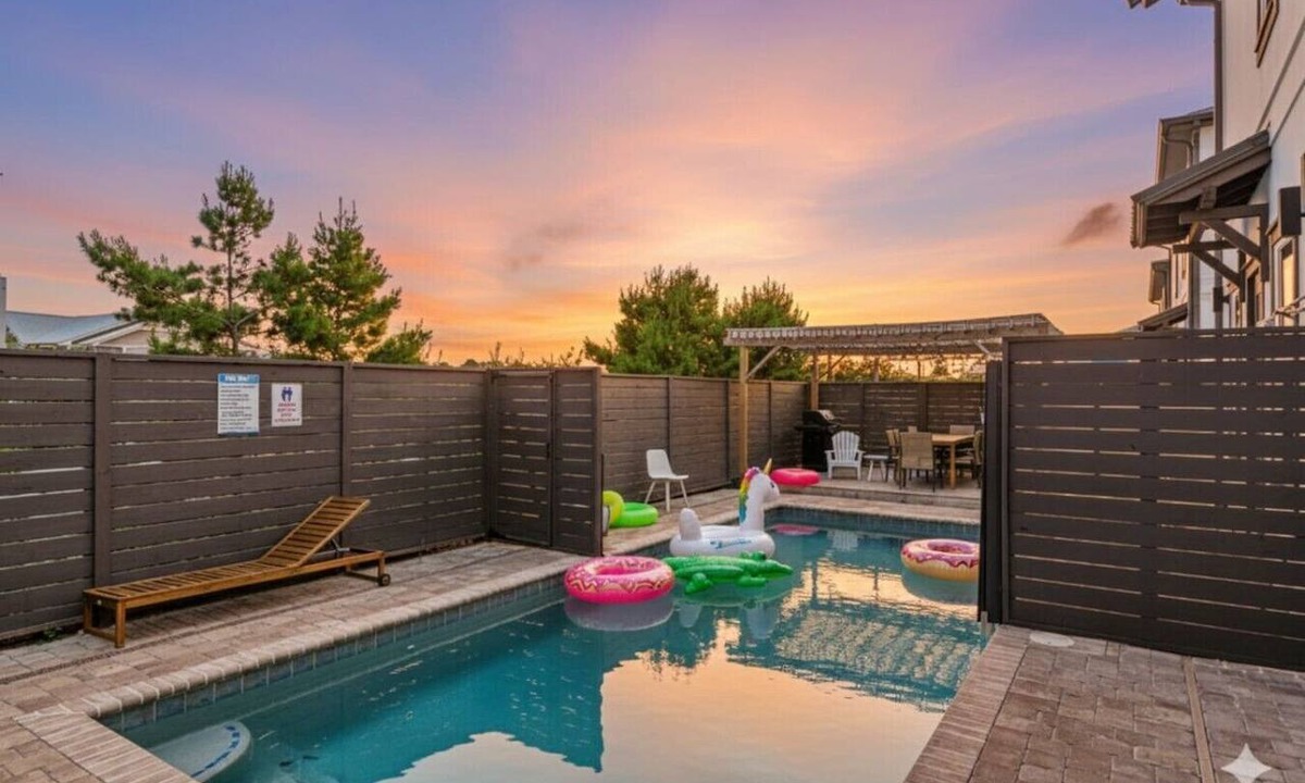 El Centro Beach House | 5BDR~Heated Pool+Golf Cart+Grill+Pool Table