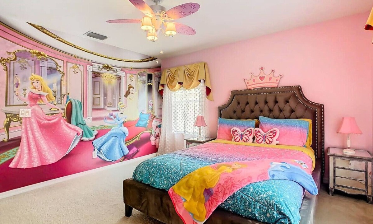 Calabay Parc House | 6 BR Princess Villa w/South Facing Pool Near Dw