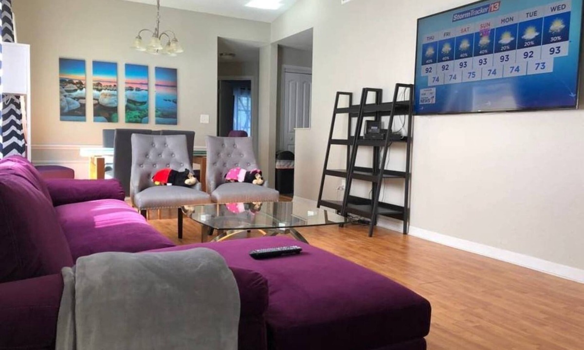 Windhover Cottage | 6148 Sandcrest · Across Street From Universal. Pool Sleep 8+