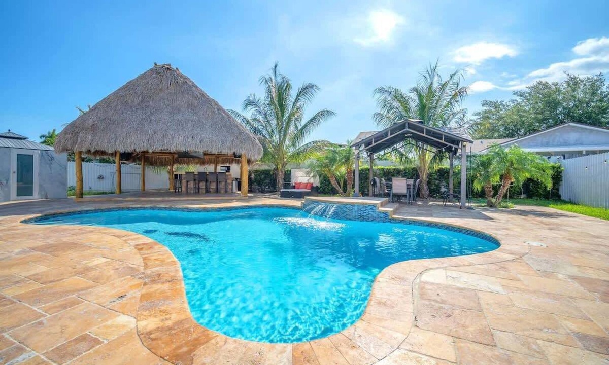 Princeton House | 6BR Villa Tropical Haven Private Pool & BBQ