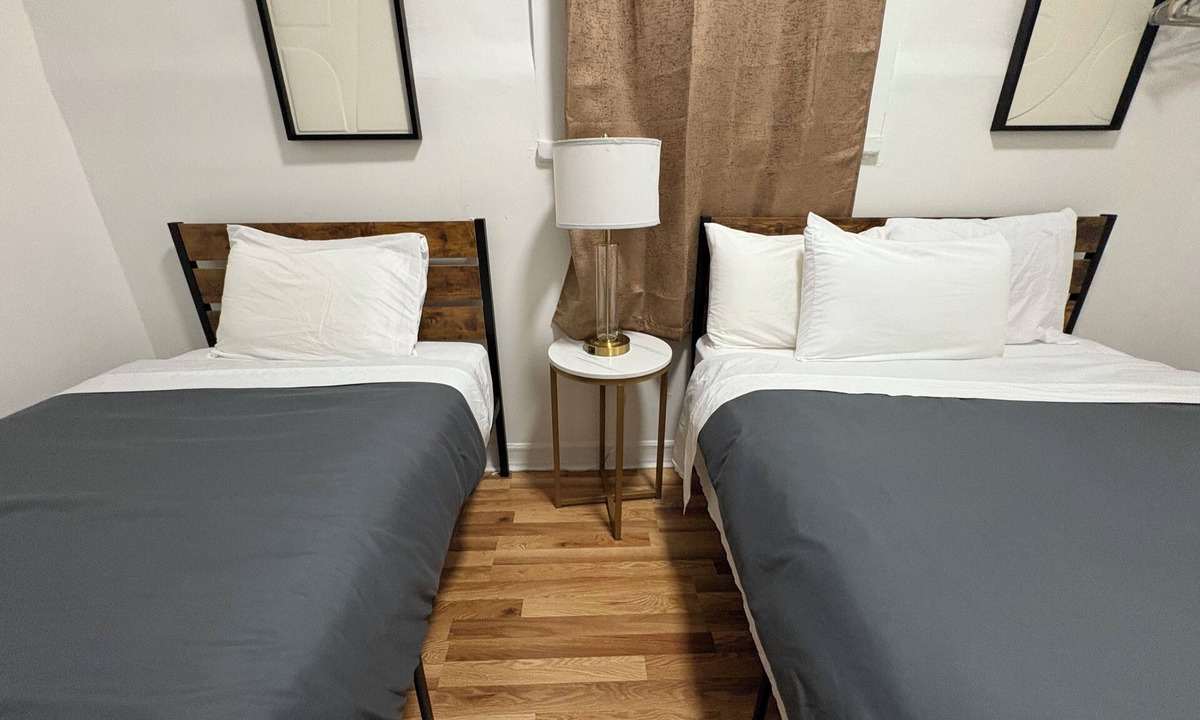 Upper West Side Apartment | 7-Bed: Upper West Side Near Central Park & Museums, Ideal for Groups & Families