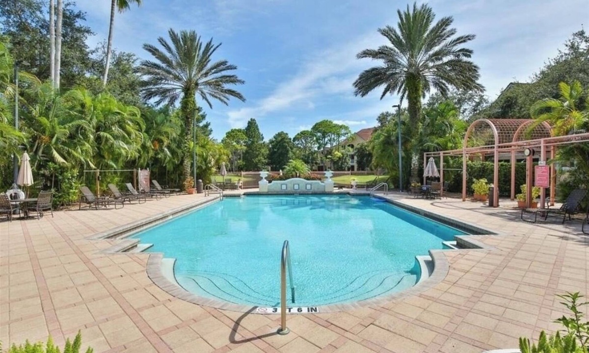 Palmer Ranch Apartment | A beautiful 2 bed / 2 bath condo minutes away from the Siesta beach