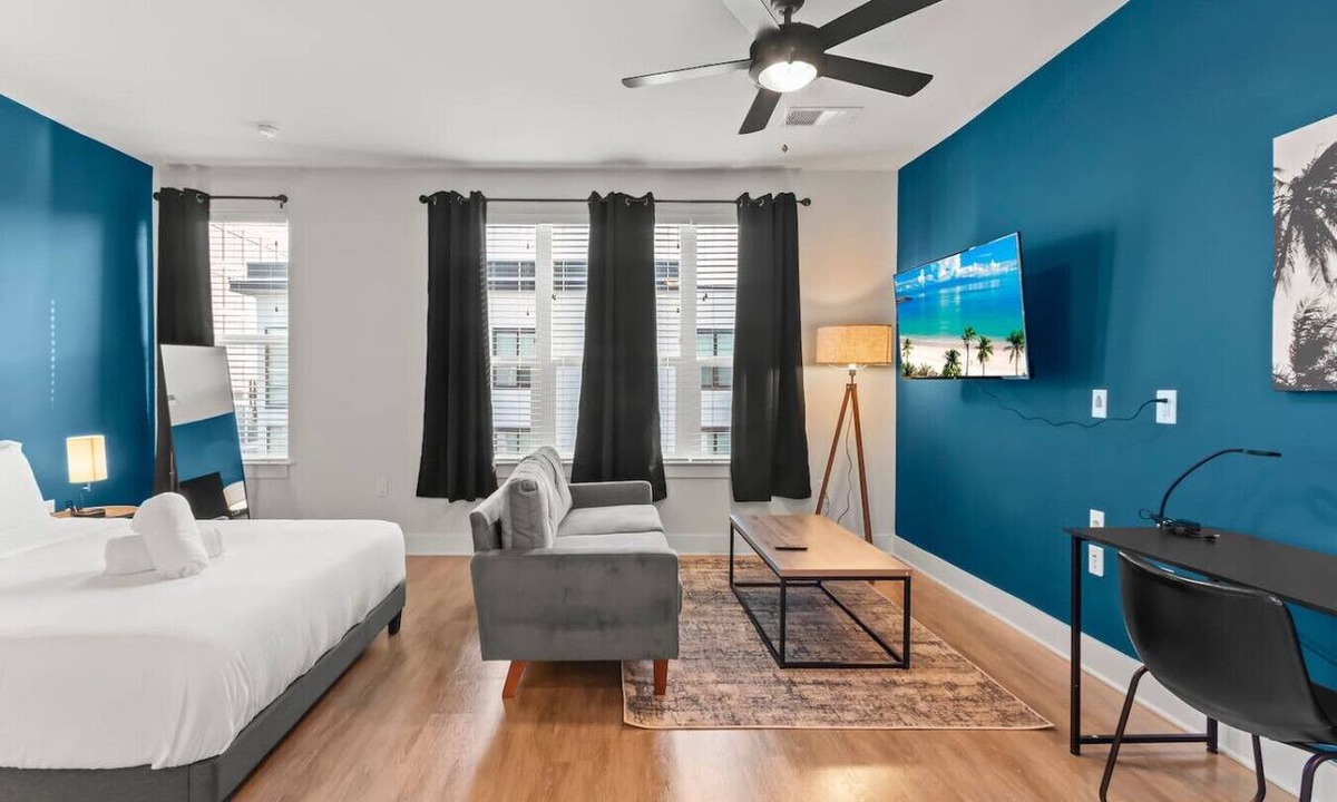 North Hyde Park Apartment | A+ Relaxing Studio | Walk to Raymond James Stadium