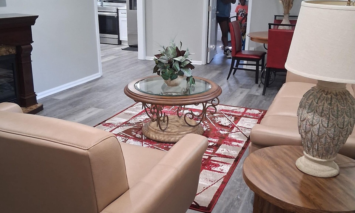 Midtown House | ABM Southern Vacation Rental 3-bedroom house in marvelous Savannah with WiFi