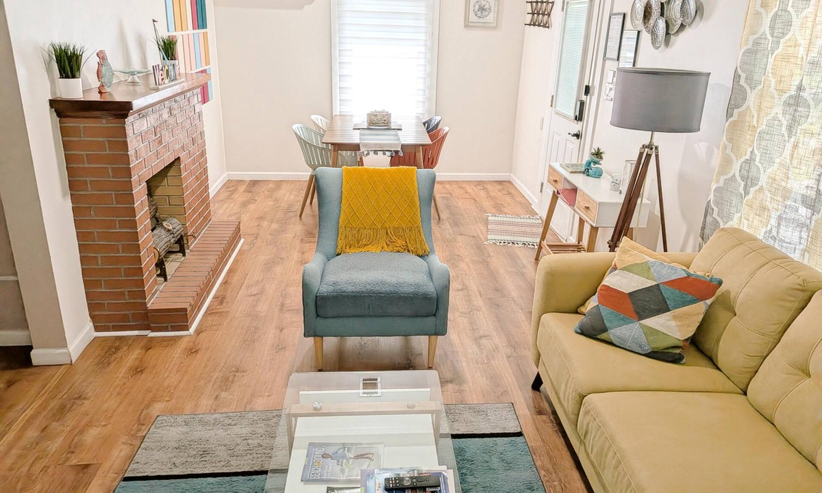 South Pensacola House | Adorable 2 BR Bungalow Near DT, NAS, Beaches