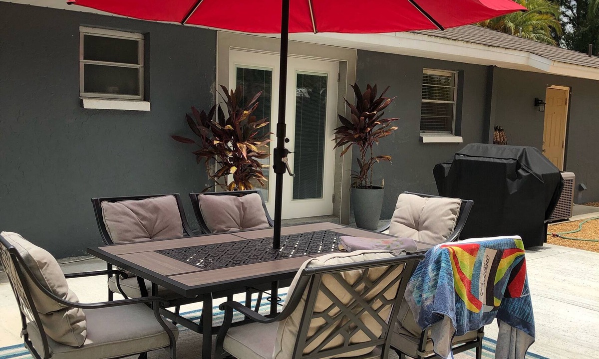Fort Myers Shores House | Affordable cozy home.mins away from Boat House & Caloosahatchee