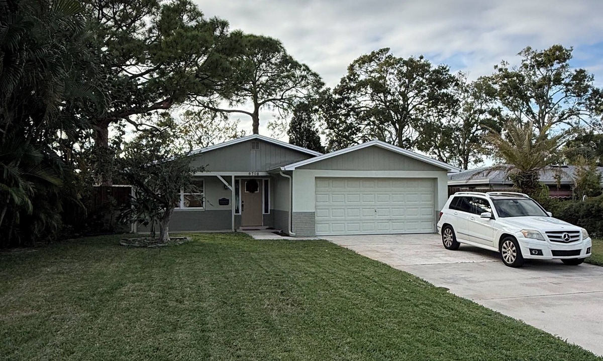 Riviera Bay House | Amazing 3-bedroom house brand new renovation quiet neighborhood enclosed porch