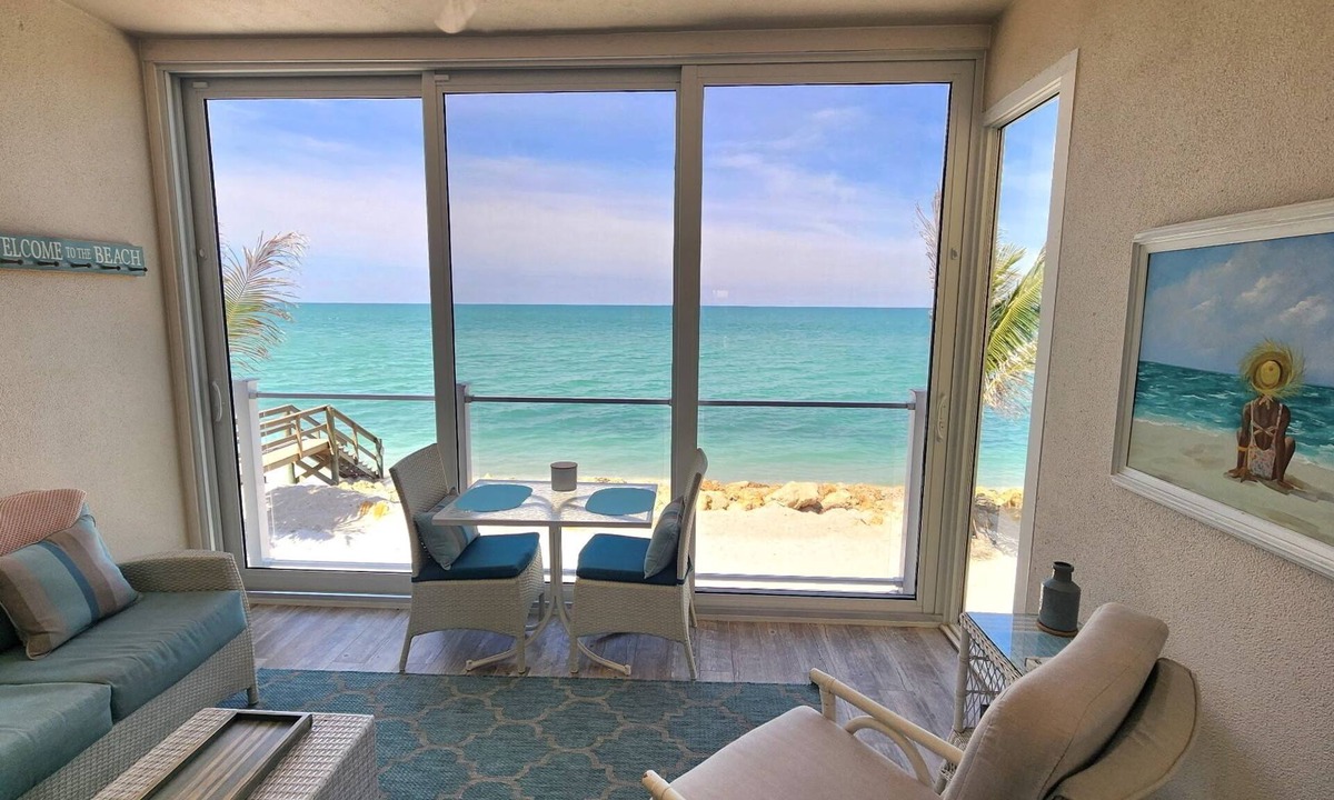 Siesta Key Condo | Amazing Beachfront Condo - Siesta Key, FL -