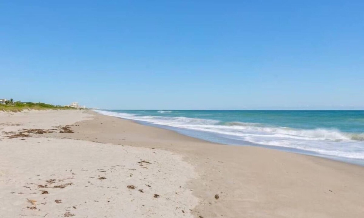 Indialantic By The Sea Resort | Amazing Family Beach Retreat | Oceanfront Suite w/Patio | Pets Allowed