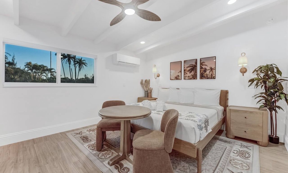 Sanibel Hotel | Anchor Inn & Cottage - King Pondview Room