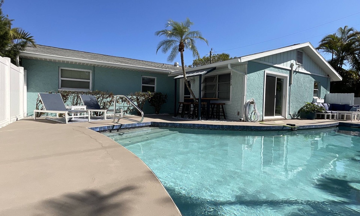Holmes Beach House | Anna Maria 2 Family Home w/pool, beach/3 blocks.