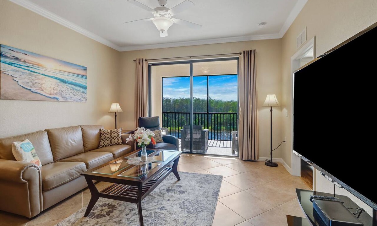 Naples Condo | APRIL 2026 SPECIAL 40% OFF, BEAUTIFUL 2BD 2BA CONDO, LAKE VIEW