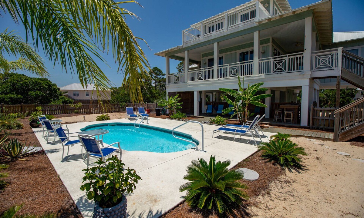East End House | August 2026 Big Savings! Outdoor Oasis, Family-Friendly, Dogs Ok!