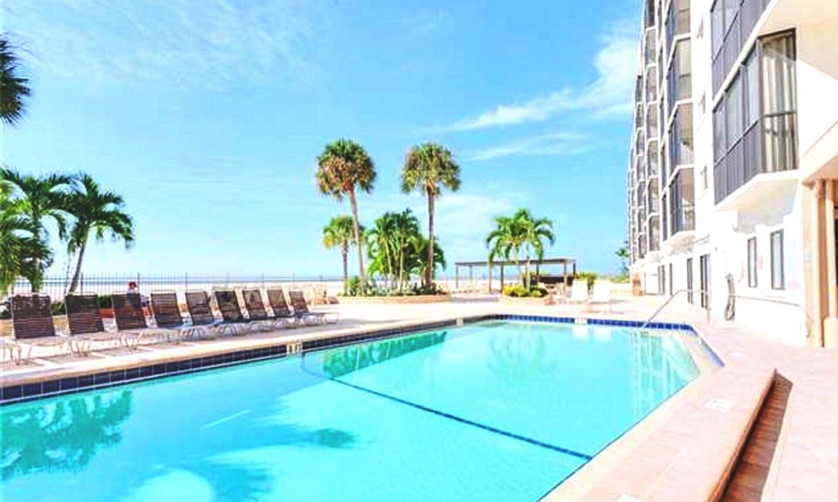 South Island Condo | AUGUST 3-10- 1,275.00 DOLLARS "SUNSATIONAL" BEACHFRONT CONDO 2BD-2BTH POOL-WIFI,