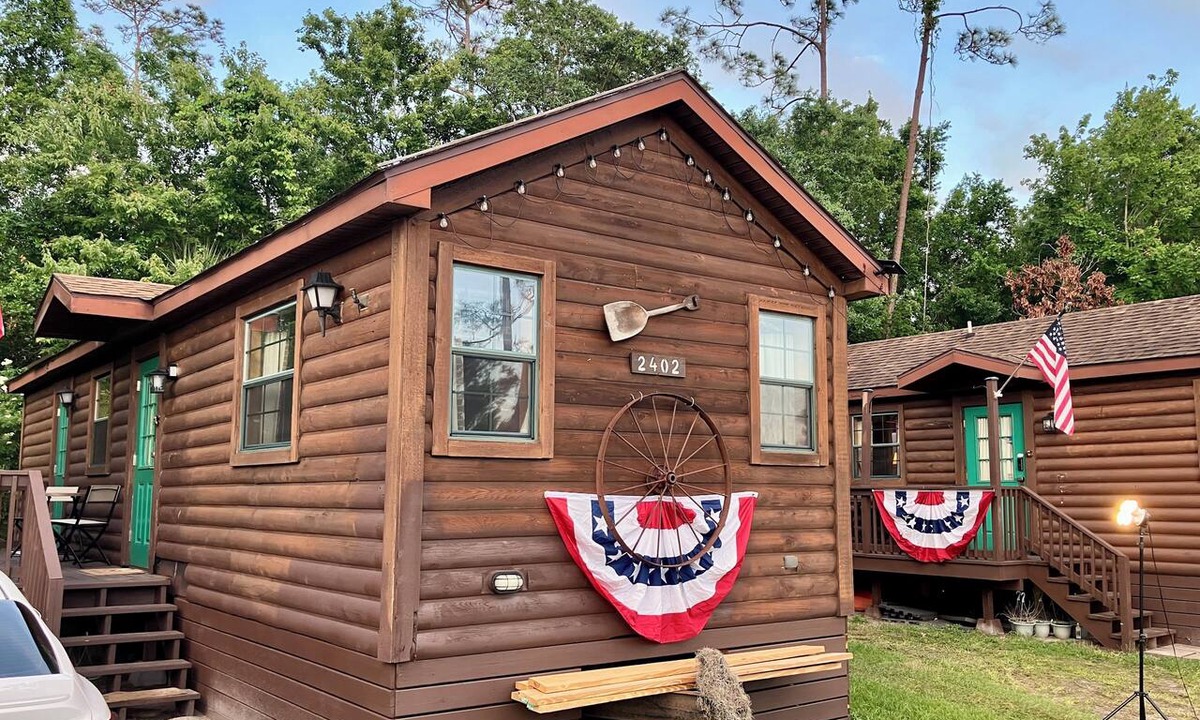 Kissimmee Cabin | Authentic Fort Wilderness family cabin from Walt Disney World, 1/3 Disney prices