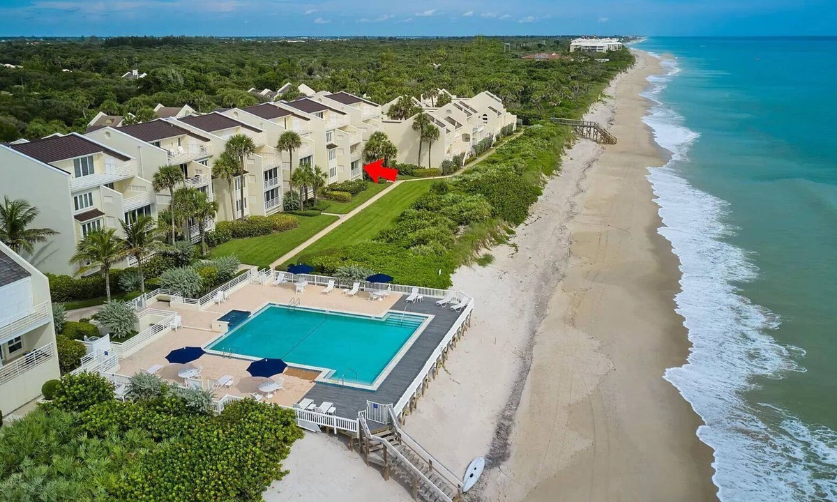 Vero Beach Condo | AVAILABLE STARTING 3/3/23. Direct Ocean Front, 2 Bed, 2 Bath, Pet-Friendly.