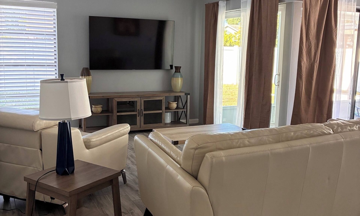 Carrollwood House | Awesome 2-bedroom house with AC in sunny Tampa