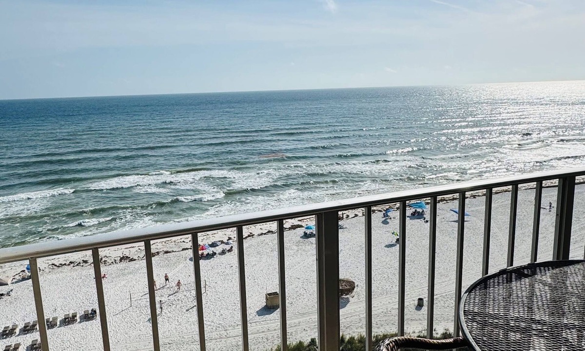 Biltmore Beach Condo | AWESOME LABOR DAY DEAL:9/5to9/12=1500 Total! 5star/Beachfront/FREE Beach Chairs!