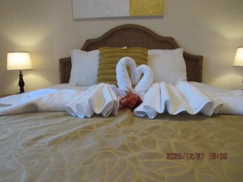 Davenport Apartment | Bahama Bay Resort- Near Disney-pools & Beach for 6