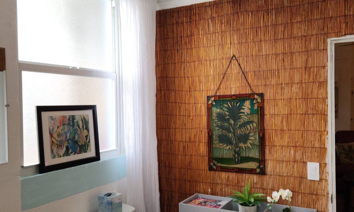 Laurel House | Banana Cabana! Pool home 3.5 miles to Nokmis Beach