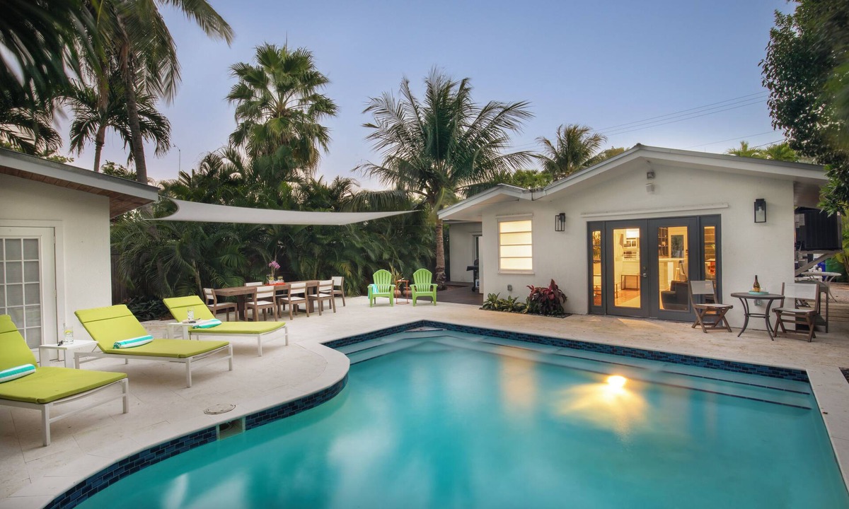 Midtown House | BANYAN ROSE ~ Renovated 4 Bedroom, 2 Bathroom Midtown Home w/Pool!