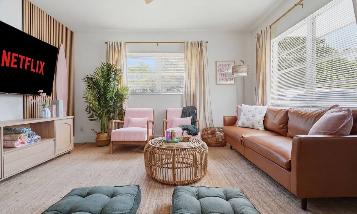Park East Apartment | Barefoot Bungalow 1 - Downtown, Beach & SRQ
