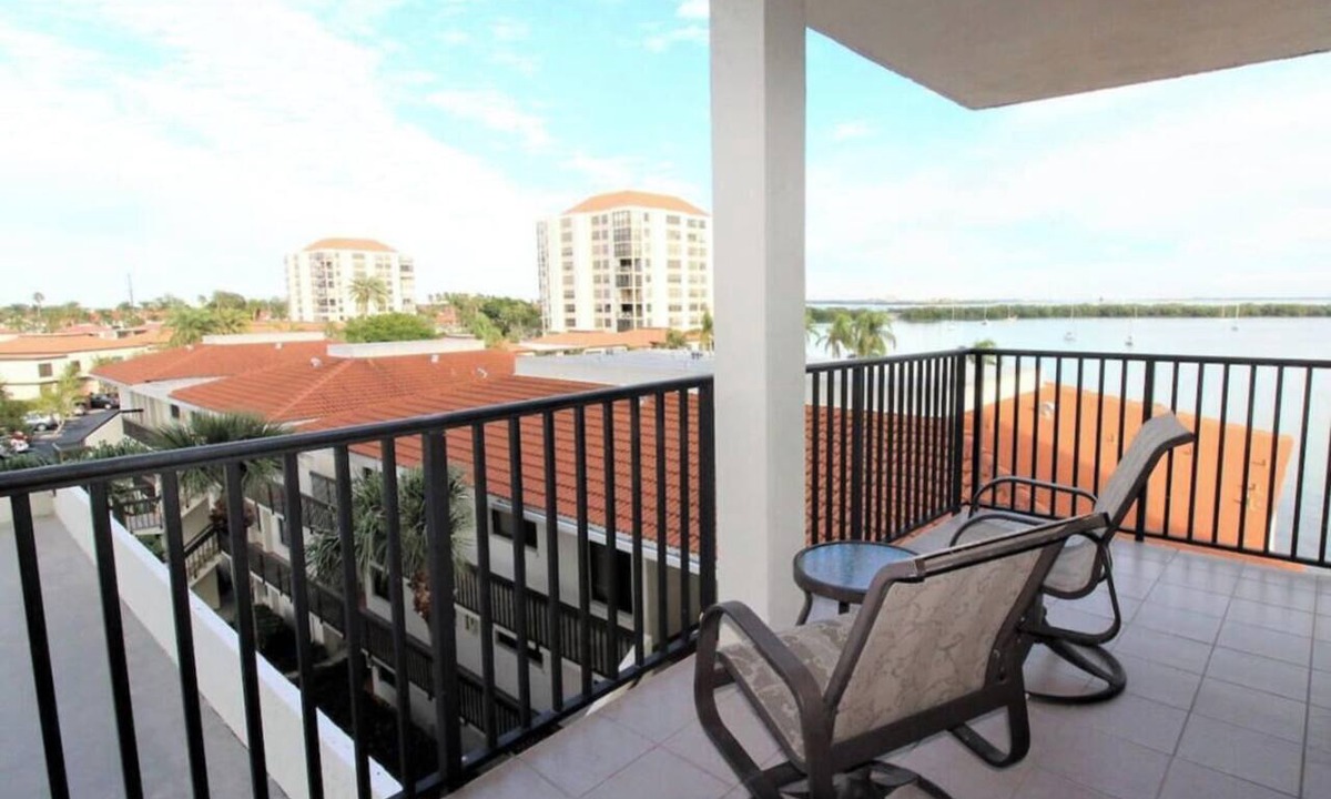 Isla del Sol Condo | Bay Front Serenity: 4th Floor 2BD/2BA at Isla Del