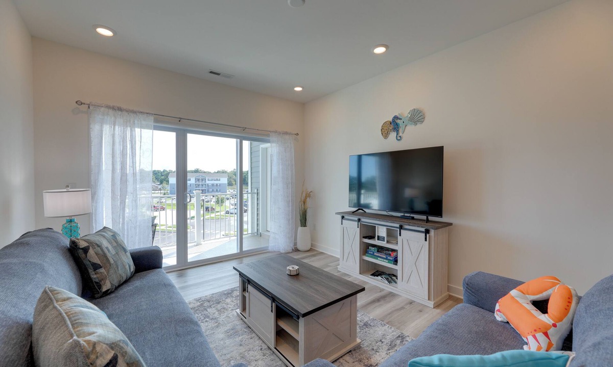Rehoboth Beach Condo | Bayfront Condo w/Pool Access, Near Rehoboth Beach