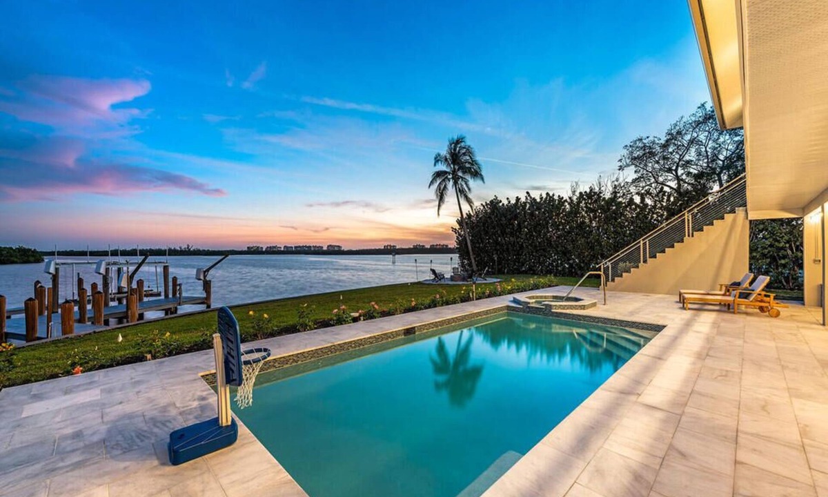 Bonita Springs House | Bayside Retreat-Close to Beach-Bayfront 6 Bed, 6 Bath Heated Pool