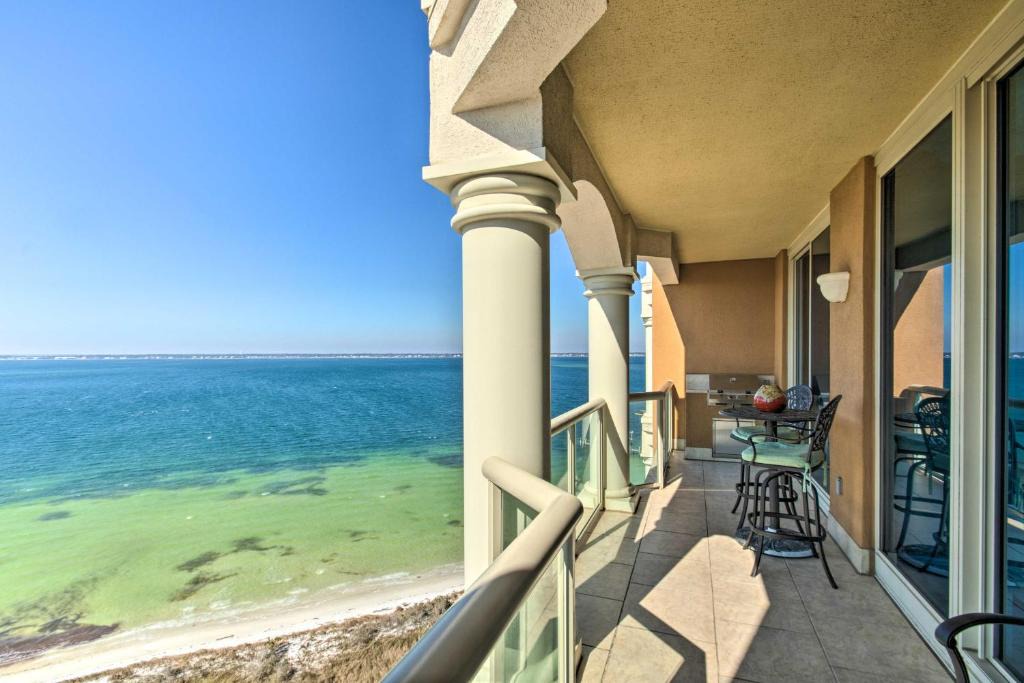 Pensacola Beach House | Beach Access! Resort Condo in Pensacola Beach