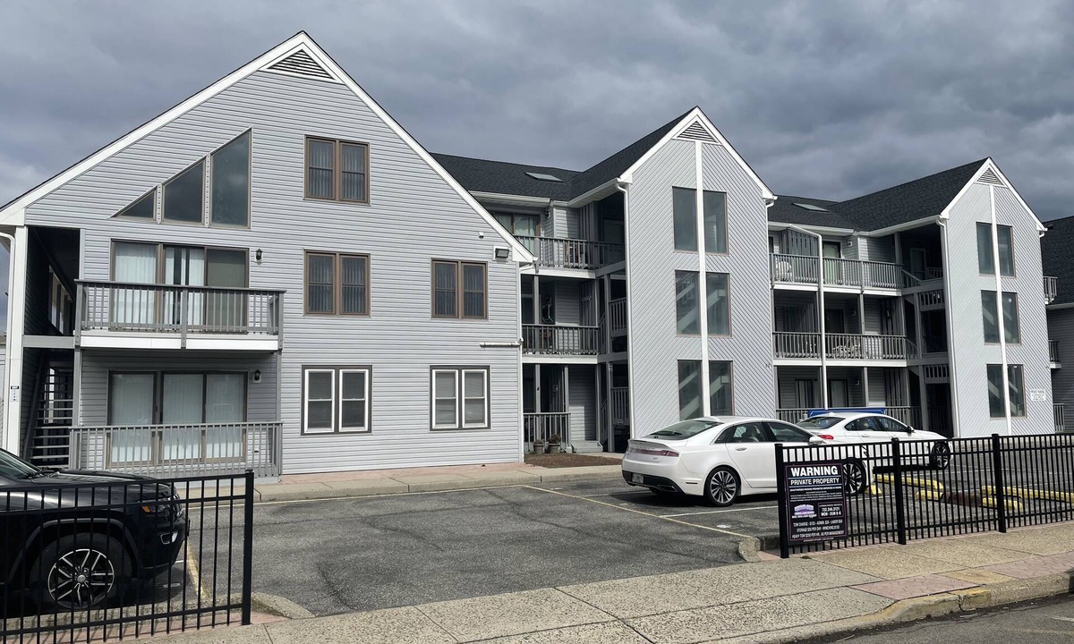 Seaside Heights Condo | Beach block - 3 BR/2 bath condo with 2 car parking