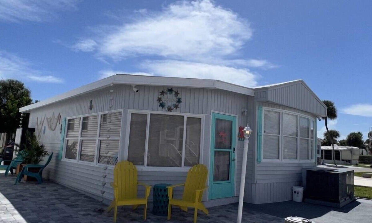Hutchinson Island South Cottage | Beach Cottage-Jensen Beach