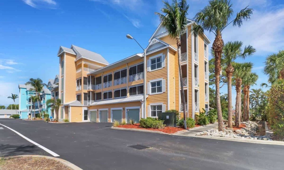 Bonita Shores Apartment | Beach Retreat - Queen Studio near Naples