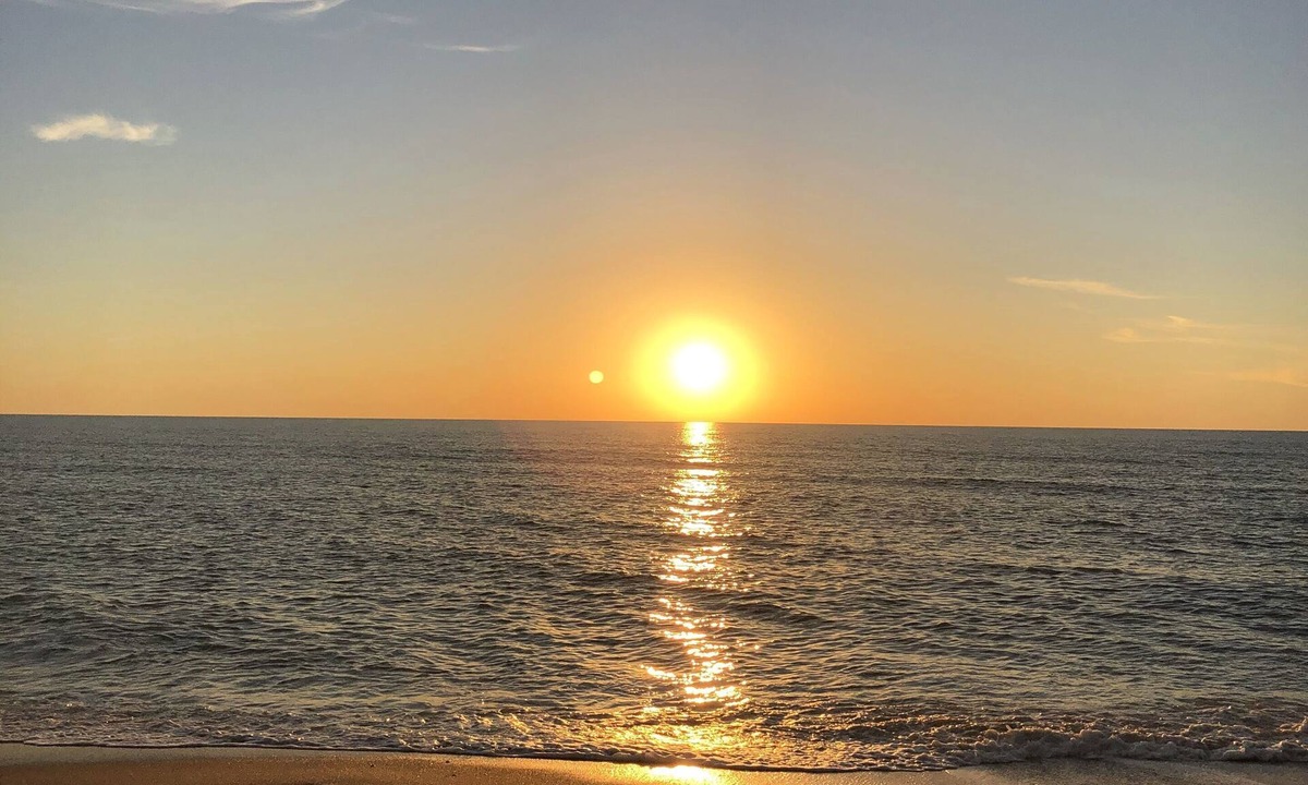 Englewood House | Beach Vacation House - Minutes from the Beach and Hiking trails