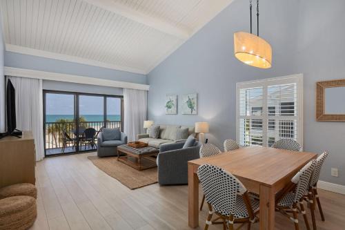 Captiva House | Beach Villa 2638- Captiva Three Bedroom Executive Beachfront Residence