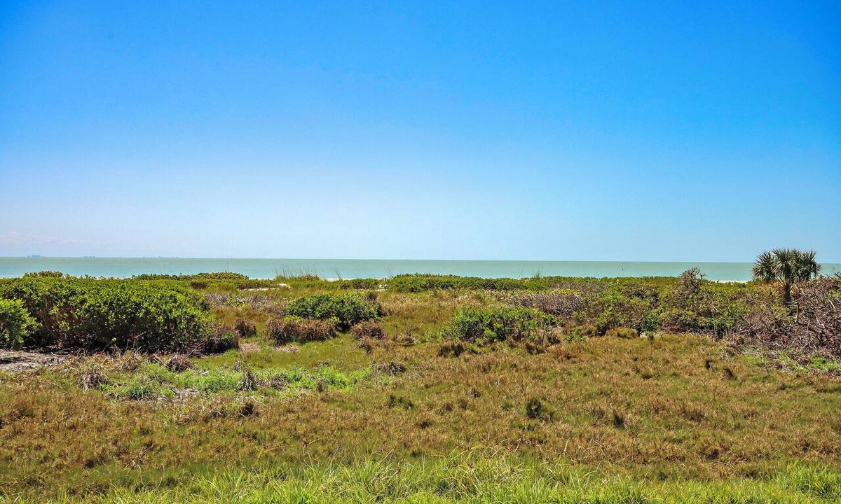 Sanibel Condo | Beachfront 1st floor condo at Sandalfoot Sanibel Island Sandalfoot 1B1