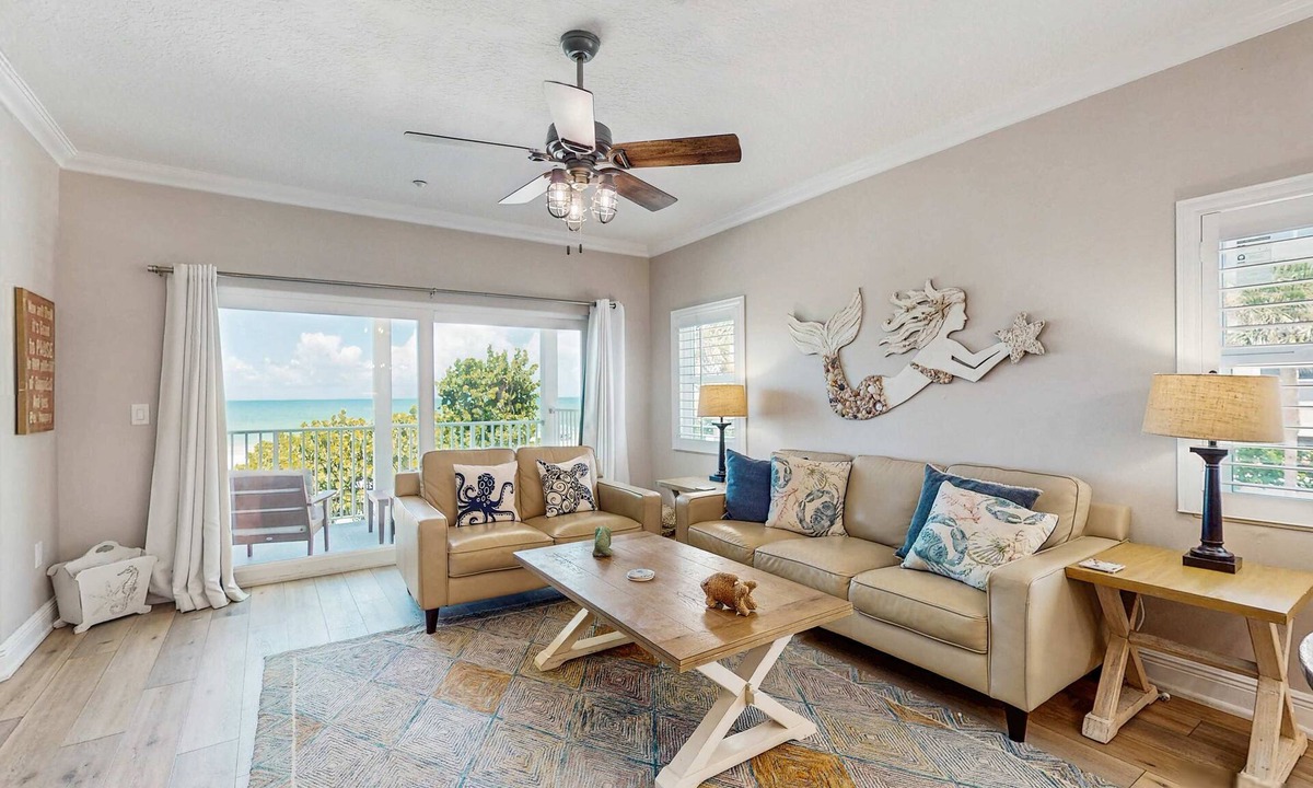Independence Square Condo | Beachfront condo with EV charger WiFi AC one dog welcome
