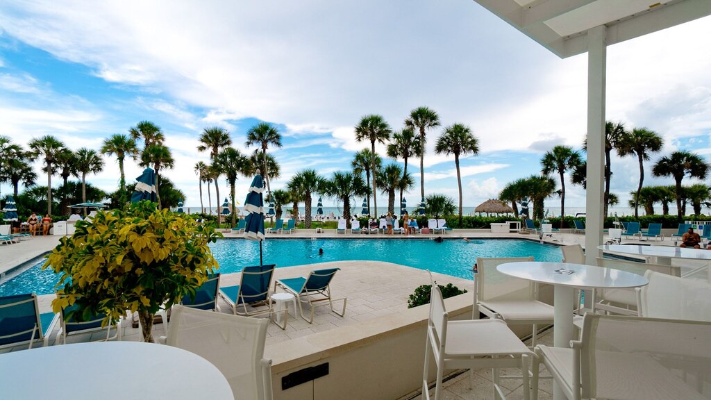 Sarasota Condo | Beachfront condo at prestigious Longboat Key Club resort