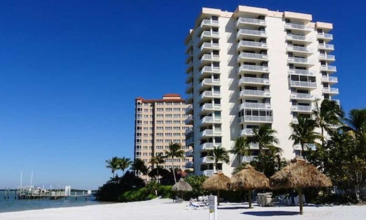 Fort Myers Beach Condo | Beachfront Lovers Key condo with heated pool and private beach.