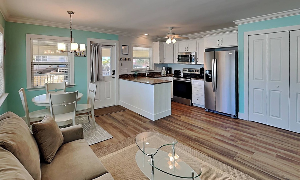 Fort Myers Beach House | Beachside Retreat With Garden Views, Grill + Walk to the Beach.